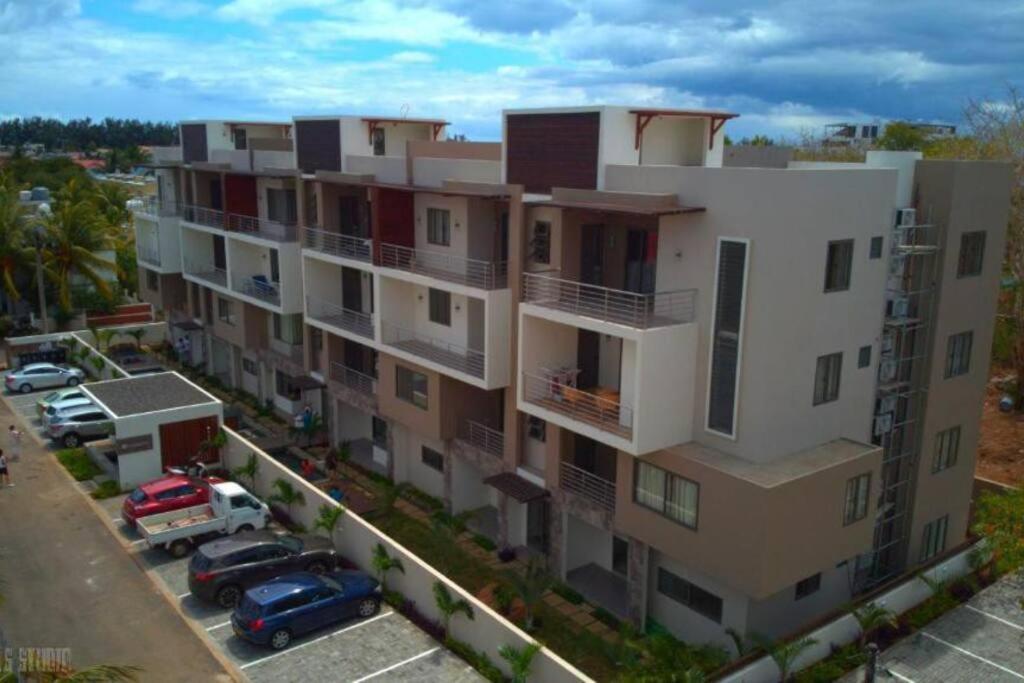 Modern And Cosy Condo: Westwood Apartments Flic en Flac Exterior foto