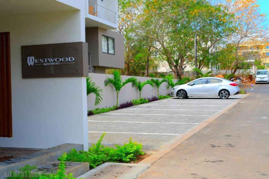 Modern And Cosy Condo: Westwood Apartments Flic en Flac Exterior foto