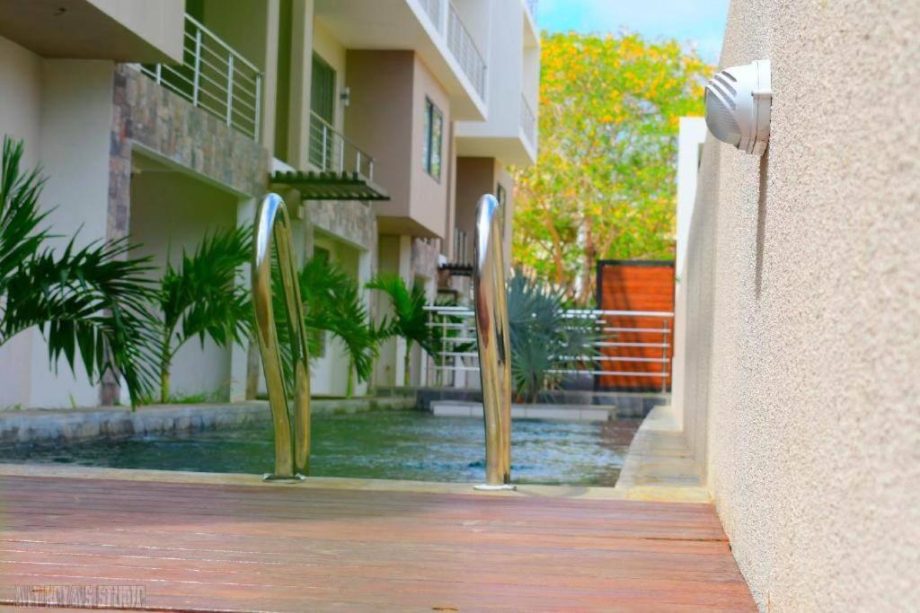 Modern And Cosy Condo: Westwood Apartments Flic en Flac Exterior foto
