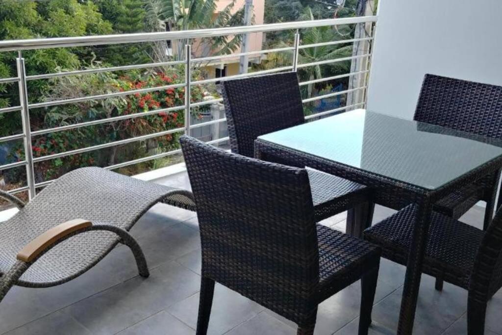 Modern And Cosy Condo: Westwood Apartments Flic en Flac Exterior foto
